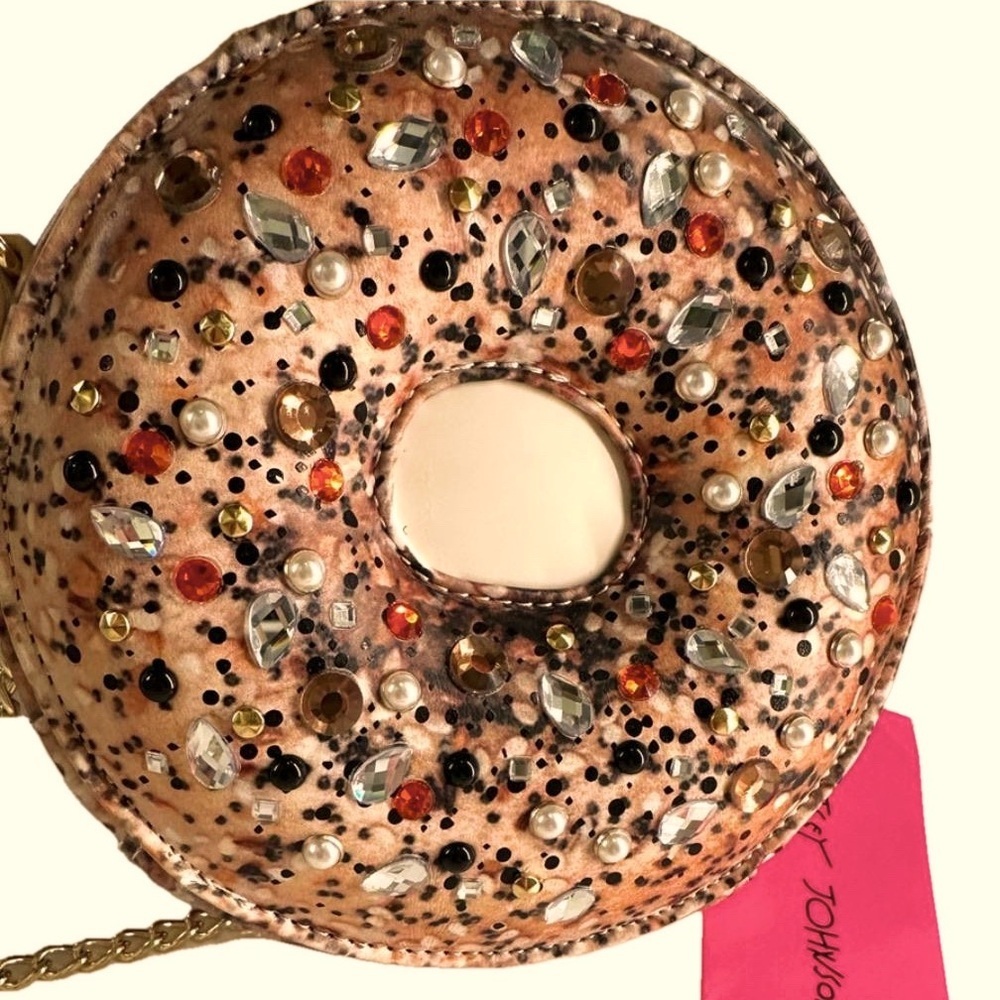 The Everything Bagel is Back! Betsey Johnson - Picture 2 of 6
